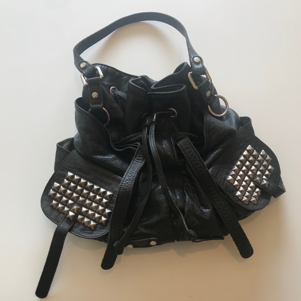 Tylie Malibu black leather shoulder bag